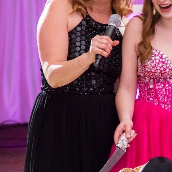 Black sequined prom/ special occasion dress - Picture 2 of 6